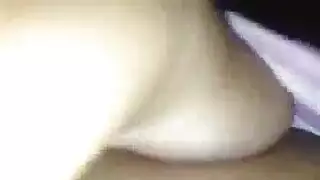 اخ يعذب أخته عشان ما سمعت كلامه