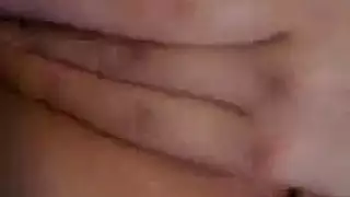 جنون شرجي وساقيها مرفوعتين فعل خشن من الباب الخلفي