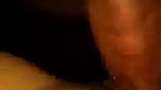 عاهرة الآسيوية الساخنة هي مص ديك رجل وسيم، فقط لأنها تحب ديك صعبة