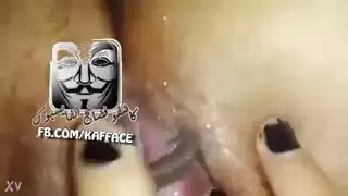 إباحية عربية ساخنة منفردة: حركة إصبع في الكس