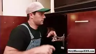 نيك اموه عنيف