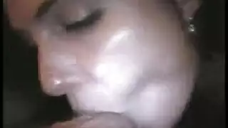 فتاة ملونة تبحث عن قضيب ضخم لجنس مذهل