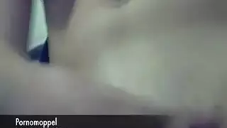 العاهرة الهولندية المثارة تبلع قضيبًا صلبًا في مشهد بورنو جامح