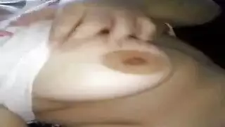 مراهق يغازل ويملأ رغبات الفتاة العربية بقوة